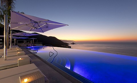 Trivago Rooftop Pool at Hotel Mousai
