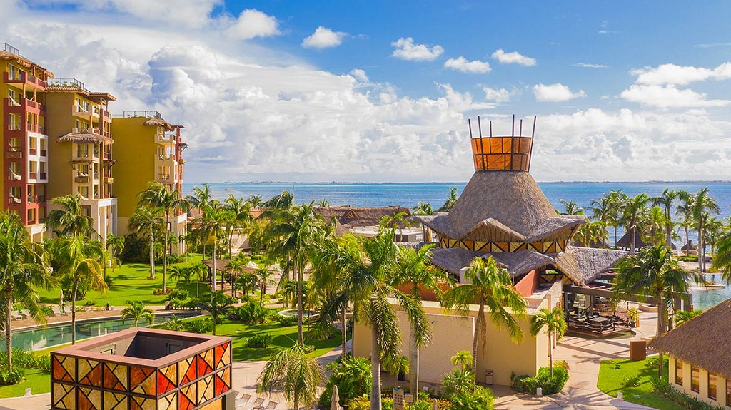 Visit Villa del Palmar Cancun for Halloween and Day of the Dead