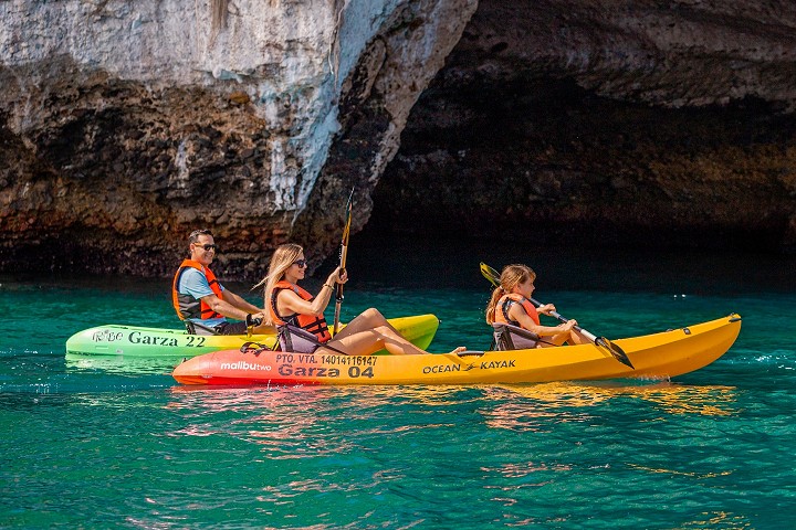 El recorrido en kayak más fantástico de Puerto Vallarta es una de las actividades de Garza Blanca Resort.