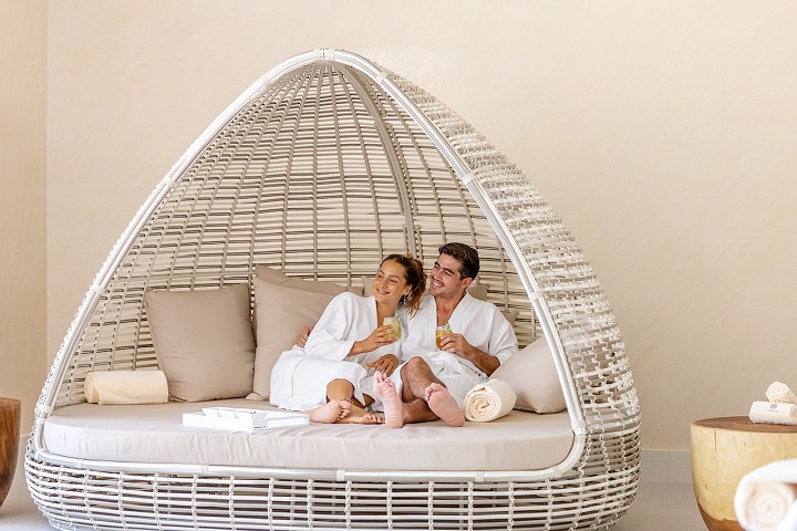 Because You and your Partner need a break from the stress of everyday life: Escape to Cancun!