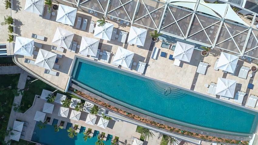 The Rooftop Pool & Bar in Los Cabos