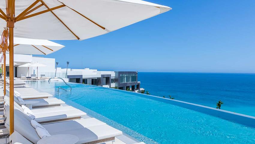 The Rooftop Pool & Bar in Los Cabos