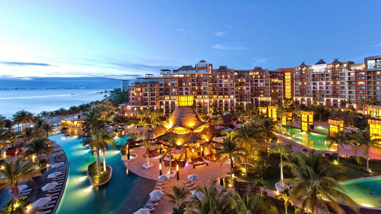 Villa del Palmar Cancun